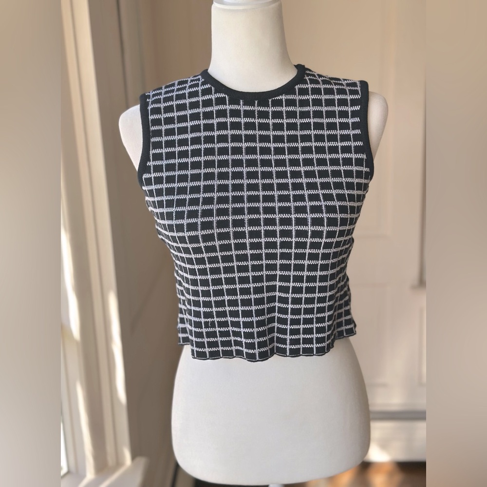 St. John Knits Sleeveless Top in Black/White Windowpane